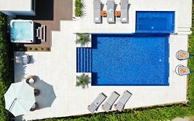 Villa Pino With Pool, Sauna & Jacuzzi
